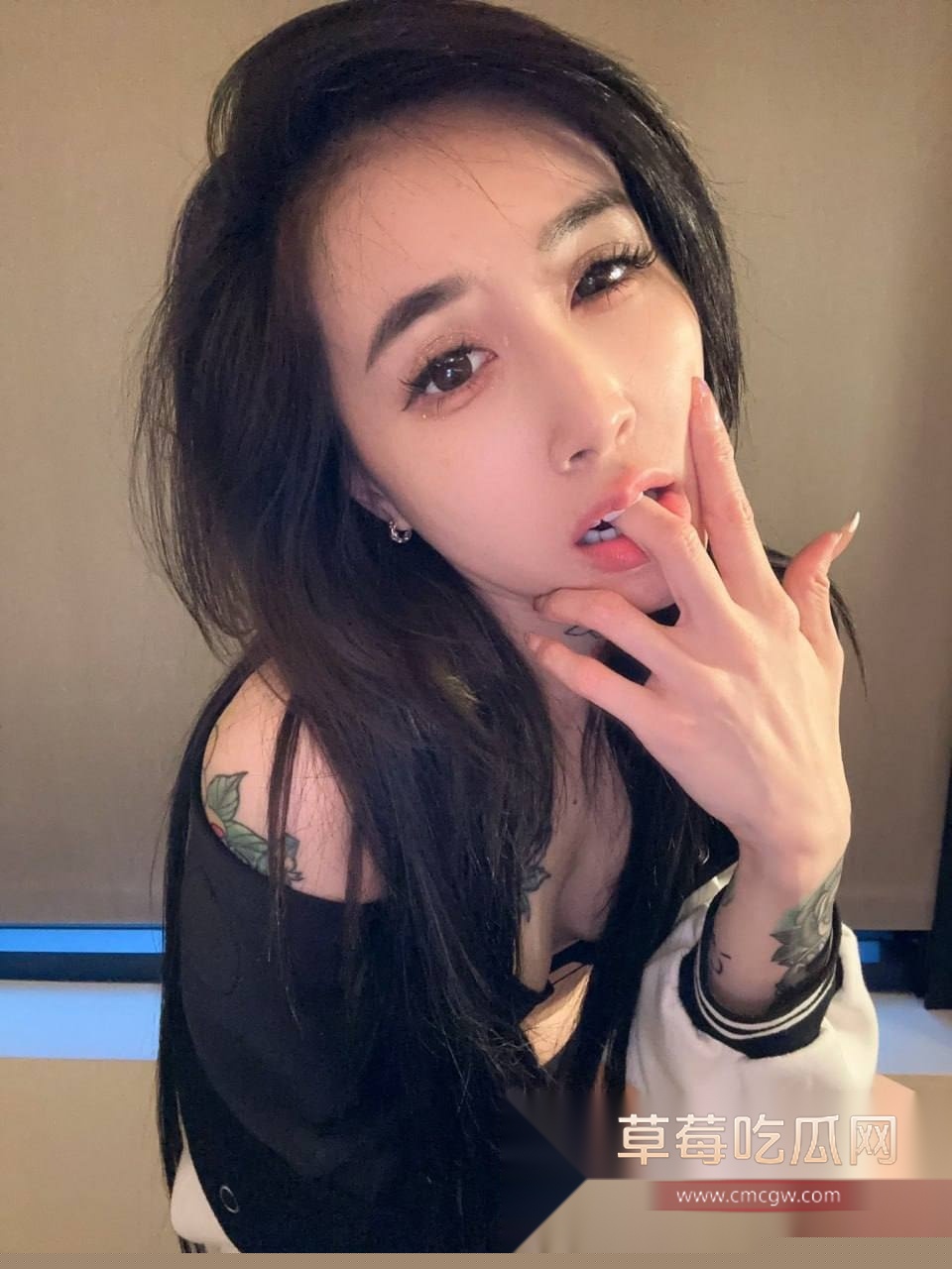 约炮长腿性感纹身妹 5 约炮长腿性感纹身妹 5