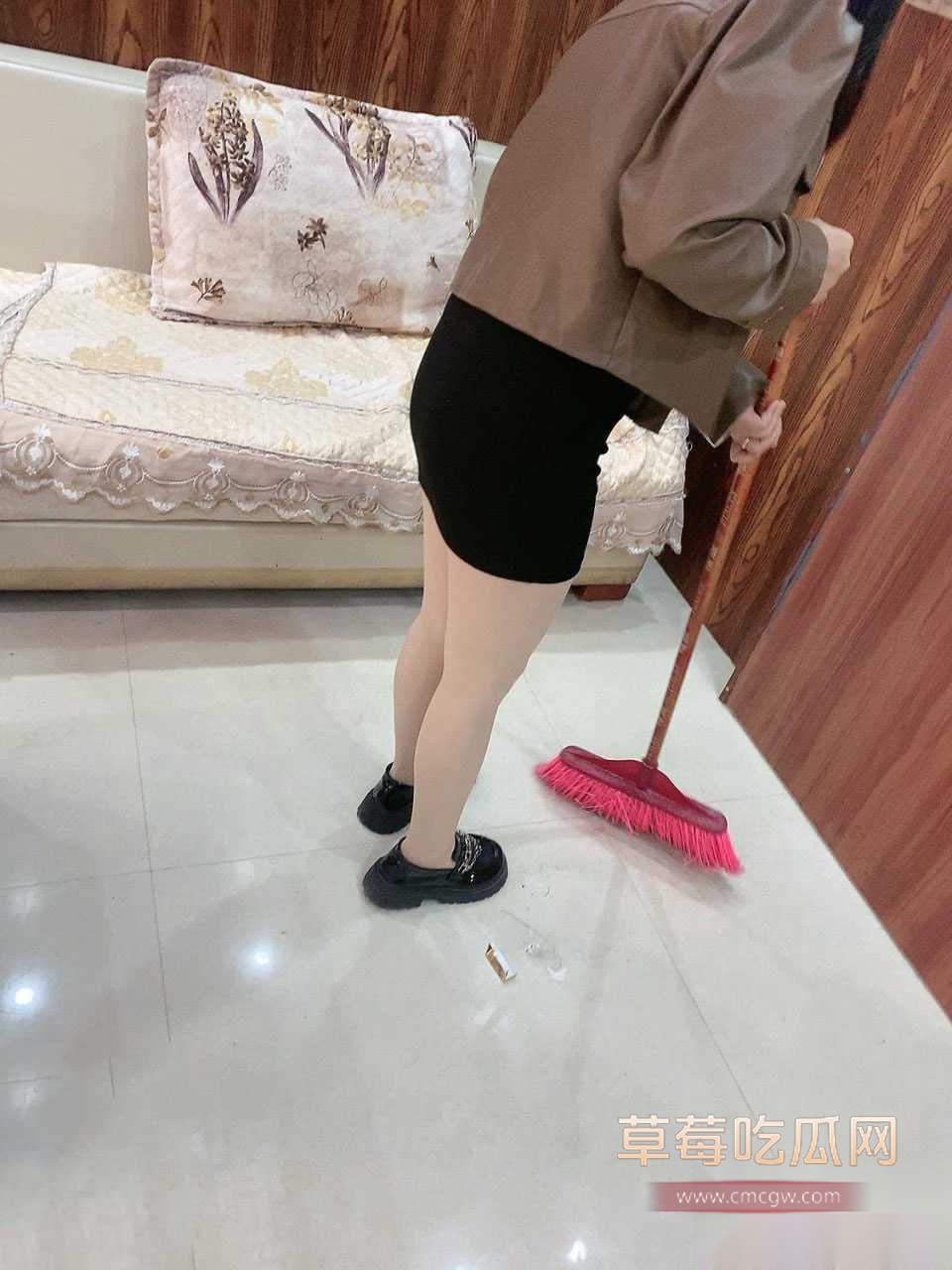 4 4