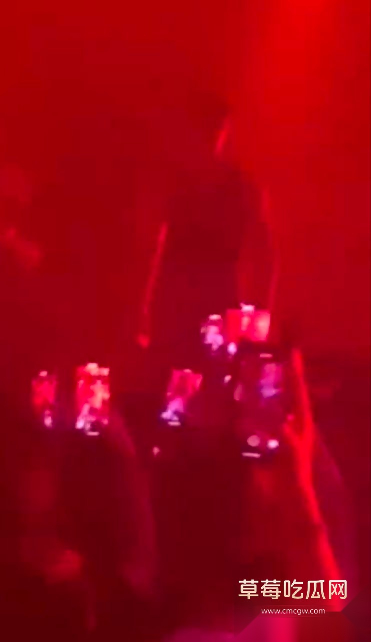 杭州trapcn猥琐男射女生腿上 7 杭州trapcn猥琐男射女生腿上 7