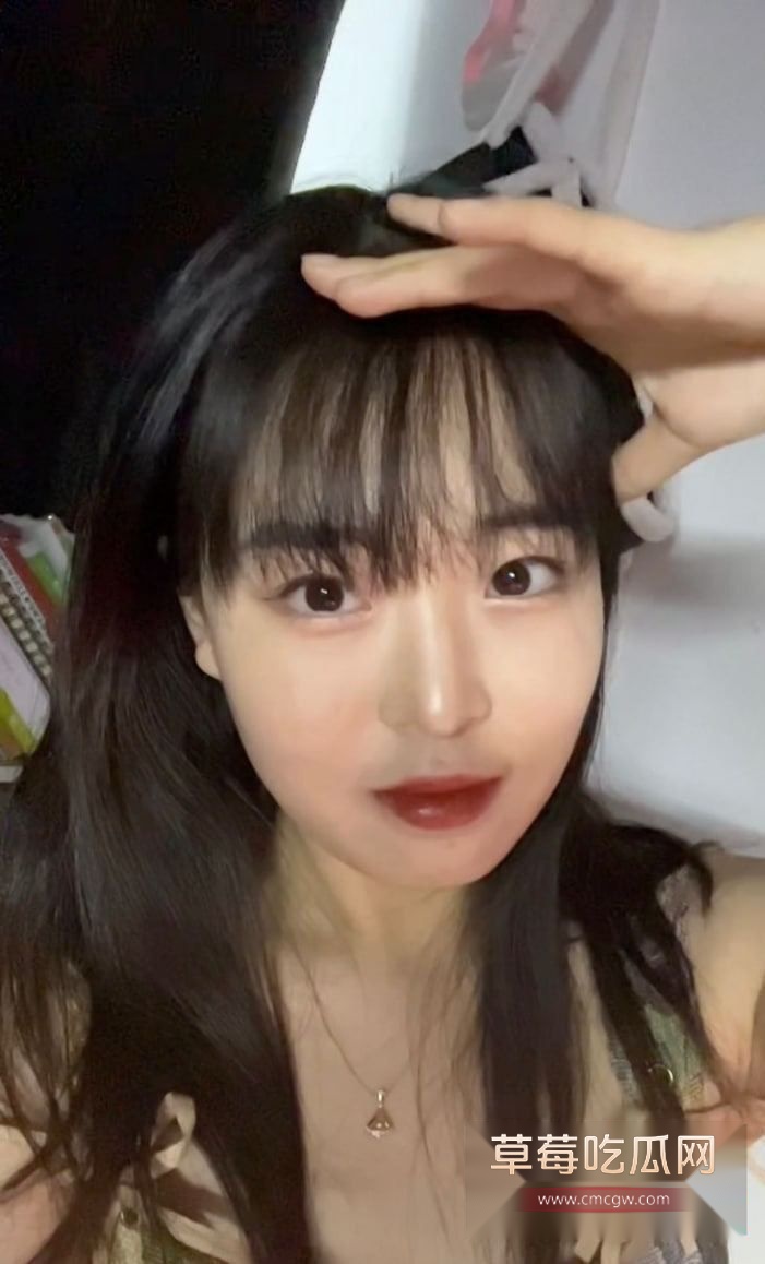 乖乖女甜妹被闺蜜的男友染指3 乖乖女甜妹被闺蜜的男友染指3