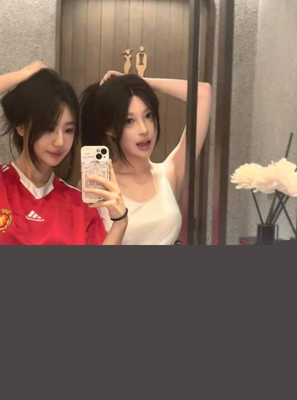 齐婧煊和好友以及金主的合照9.jpg