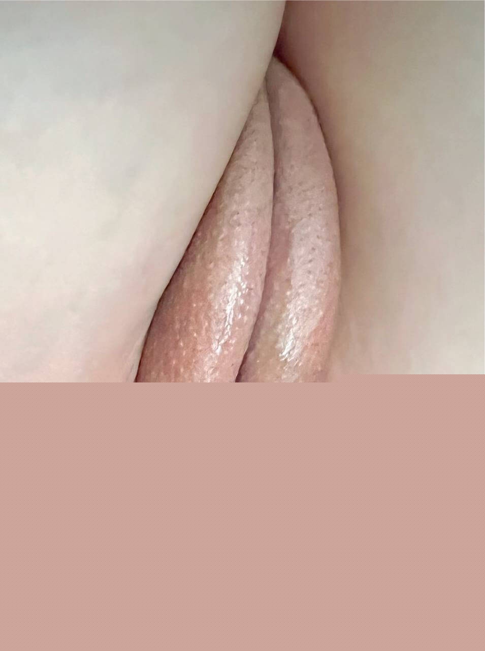 齐婧煊非常喜欢露出自己的骚穴2.jpg