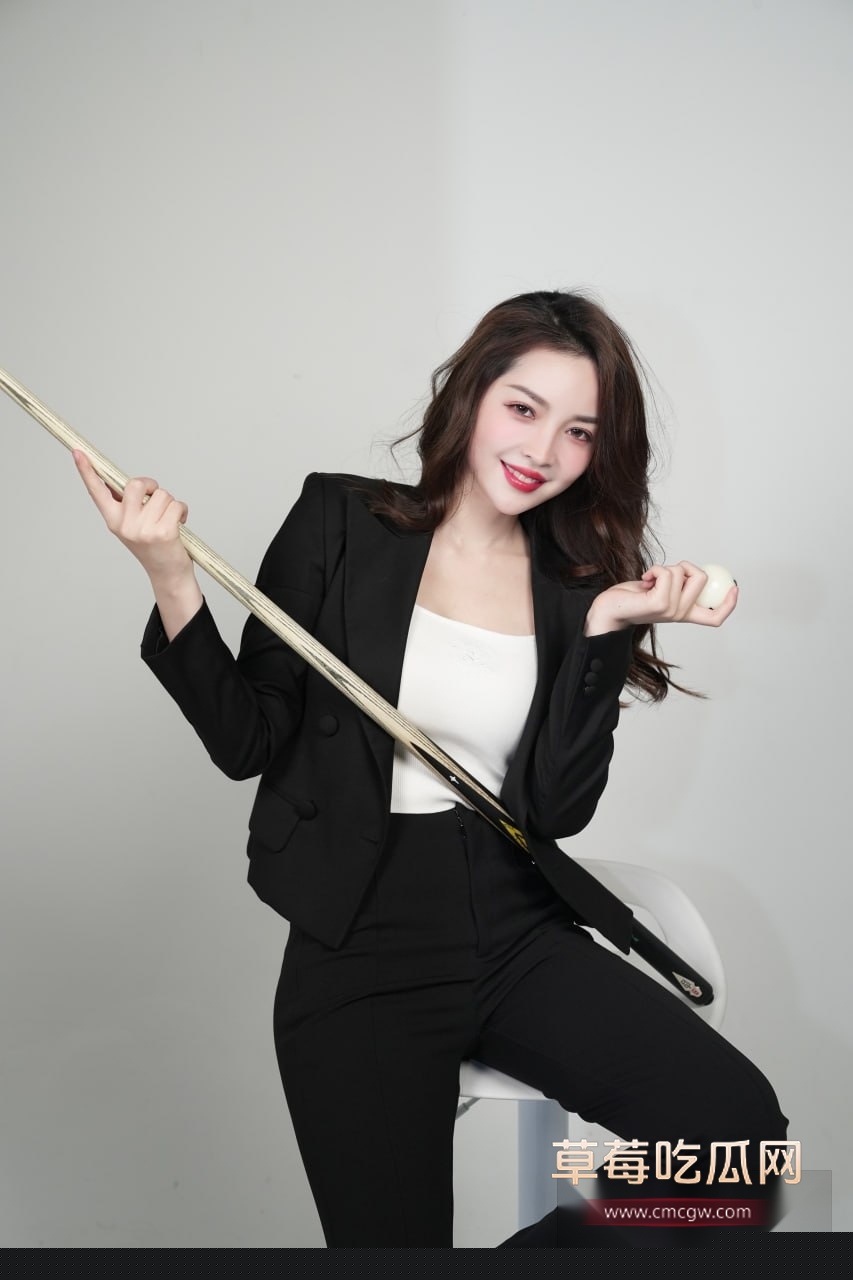 千万粉网红台球女裁判王钟瑶疑似出轨 10 千万粉网红台球女裁判王钟瑶疑似出轨 10
