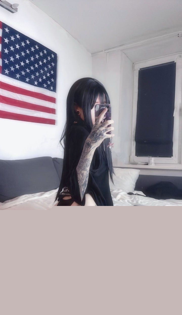 欧美爆火精神小妹nlevve福利曝光1 欧美爆火精神小妹nlevve福利曝光1