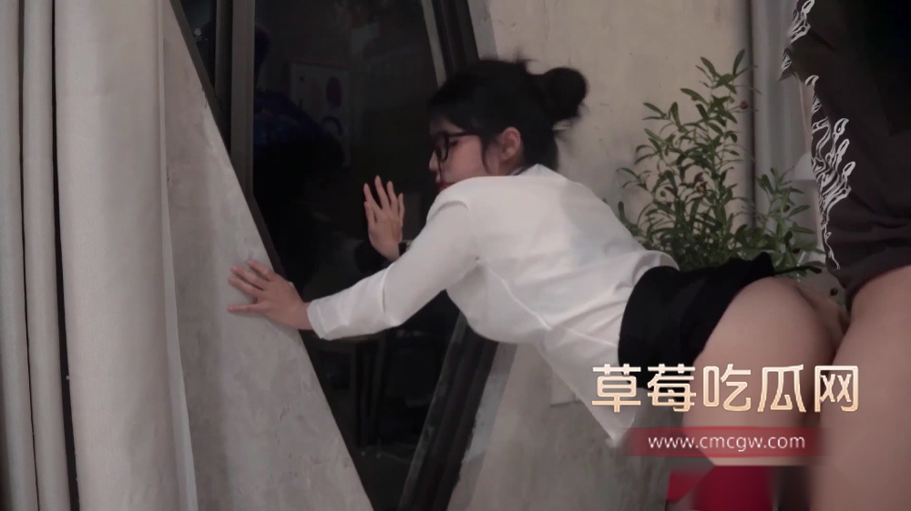 反差眼镜娘冷艳御姐女神『miuzxc』出轨小奶狗小哥哥,年轻体力就是好,被小哥哥操的爽上天了无套内射0007 反差眼镜娘冷艳御姐女神『miuzxc』出轨小奶狗小哥哥,年轻体力就是好,被小哥哥操的爽上天了无套内射0007