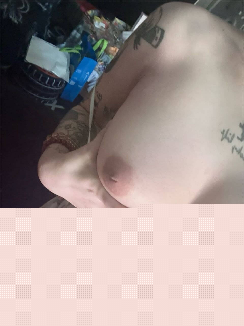 沐沐不吃姜的肥逼骚乳2.jpg 沐沐不吃姜的肥逼骚乳2.jpg