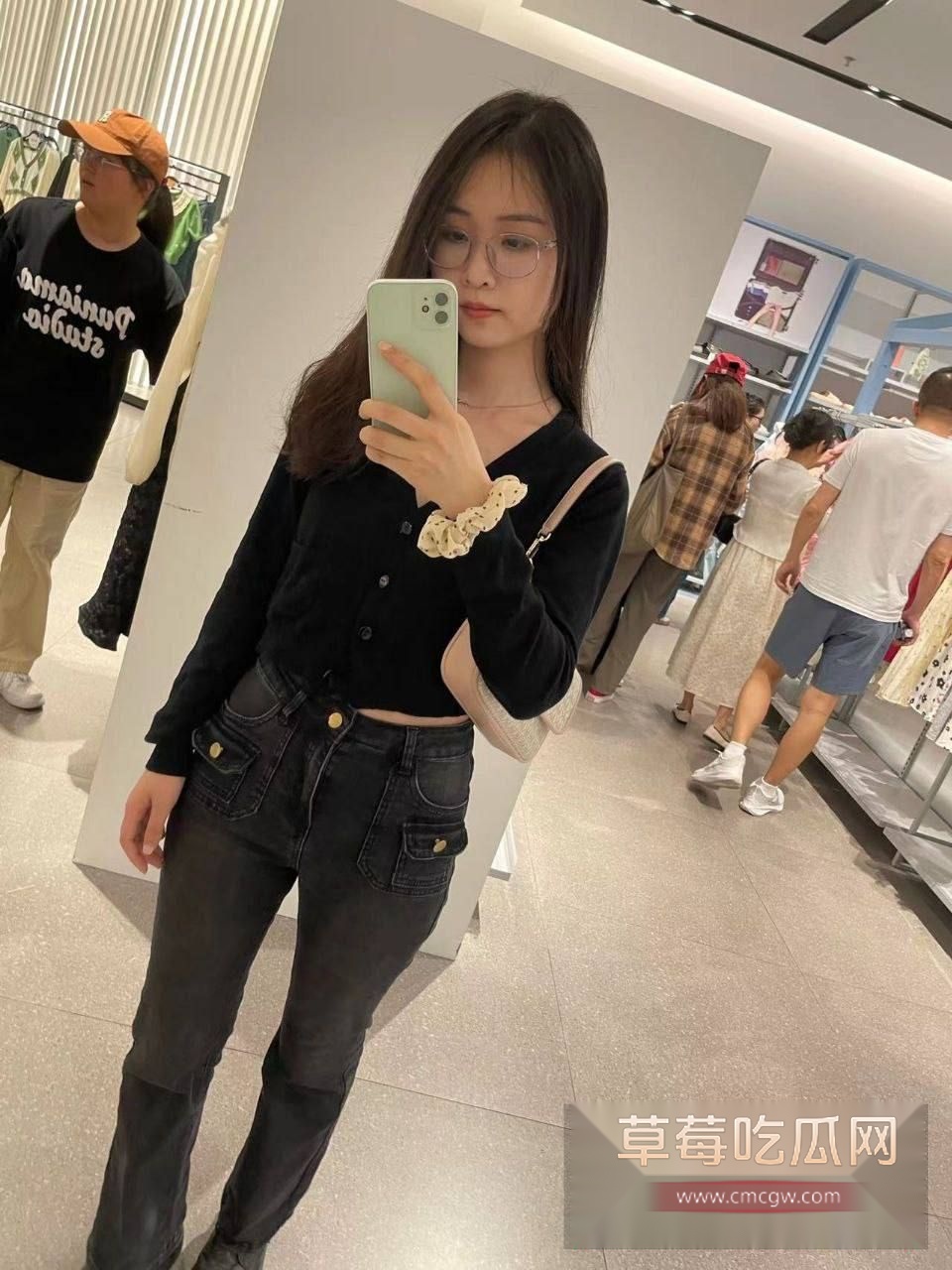 北航深圳学生妹赵蕊性爱私拍4 北航深圳学生妹赵蕊性爱私拍4