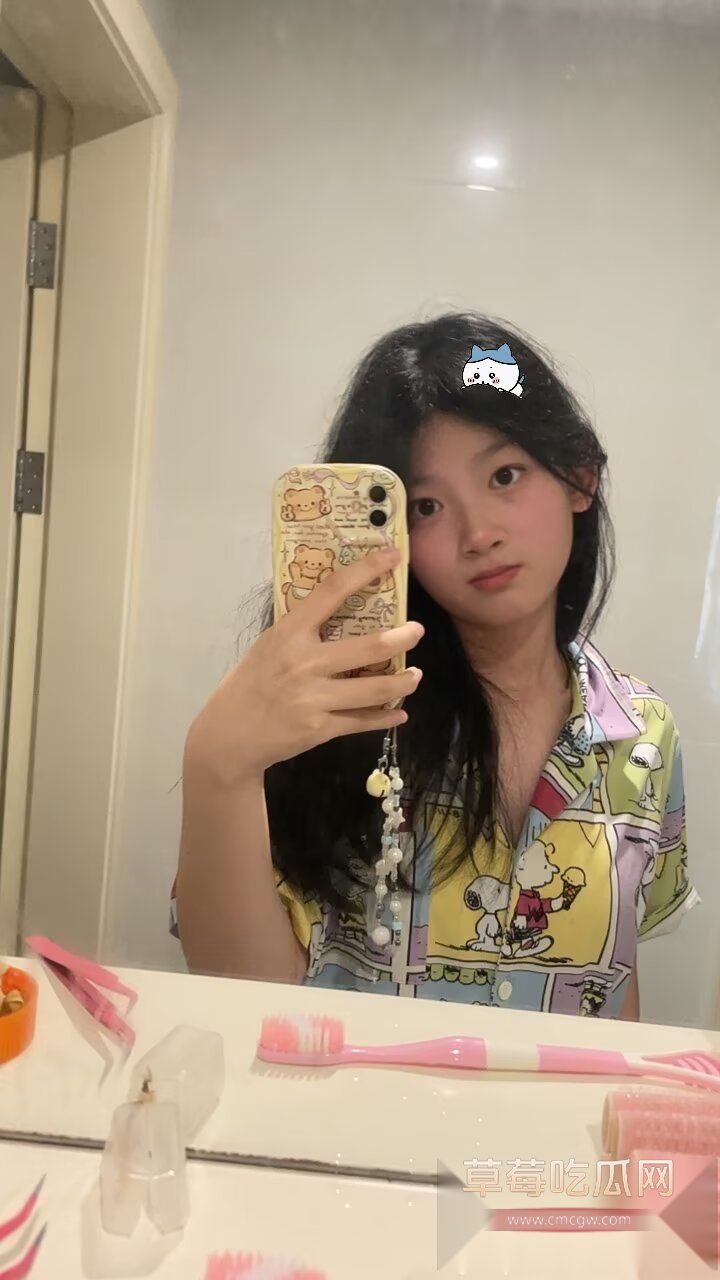 浙江临平职高高中生朱亦媛 10 浙江临平职高高中生朱亦媛 10