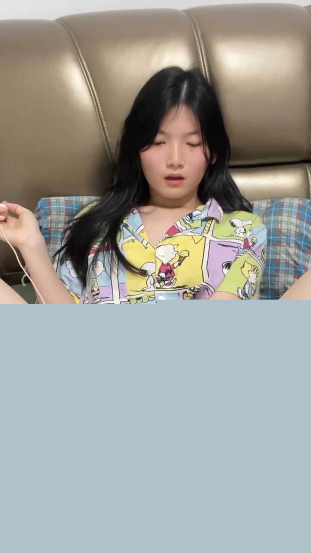 浙江临平职高高中生朱亦媛 1 浙江临平职高高中生朱亦媛 1