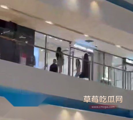 抖音热瓜之苏州中心裸奔事件2 抖音热瓜之苏州中心裸奔事件2