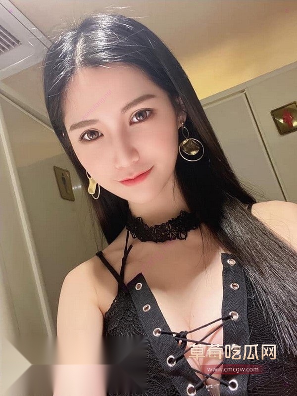 身材火爆高颜值反差网红刘湘婷不雅私拍外流 4 身材火爆高颜值反差网红刘湘婷不雅私拍外流 4