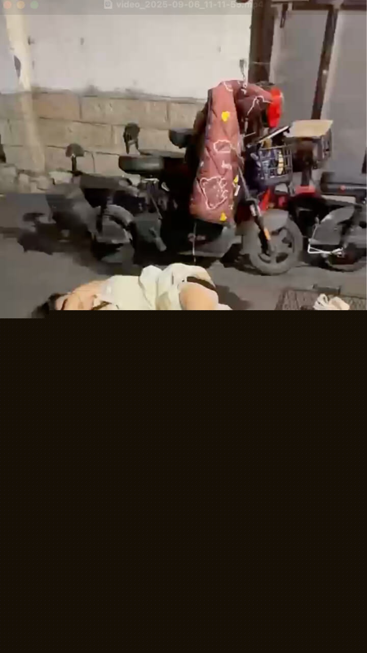 福建厦门醉倒在大街上的小仙女被捡尸事件1.jpg 福建厦门醉倒在大街上的小仙女被捡尸事件1.jpg