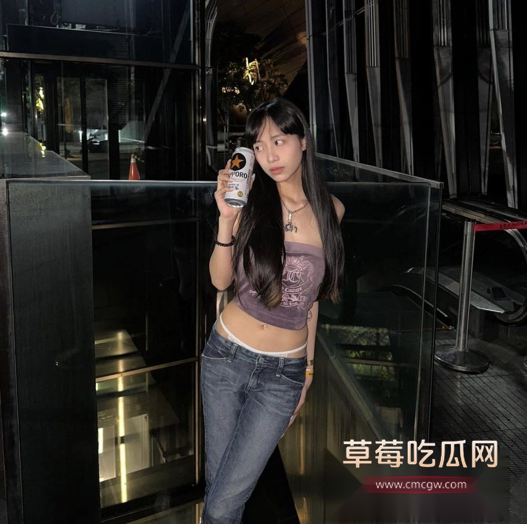 宝贝哈莉与炮友的私密自拍被曝光3 宝贝哈莉与炮友的私密自拍被曝光3