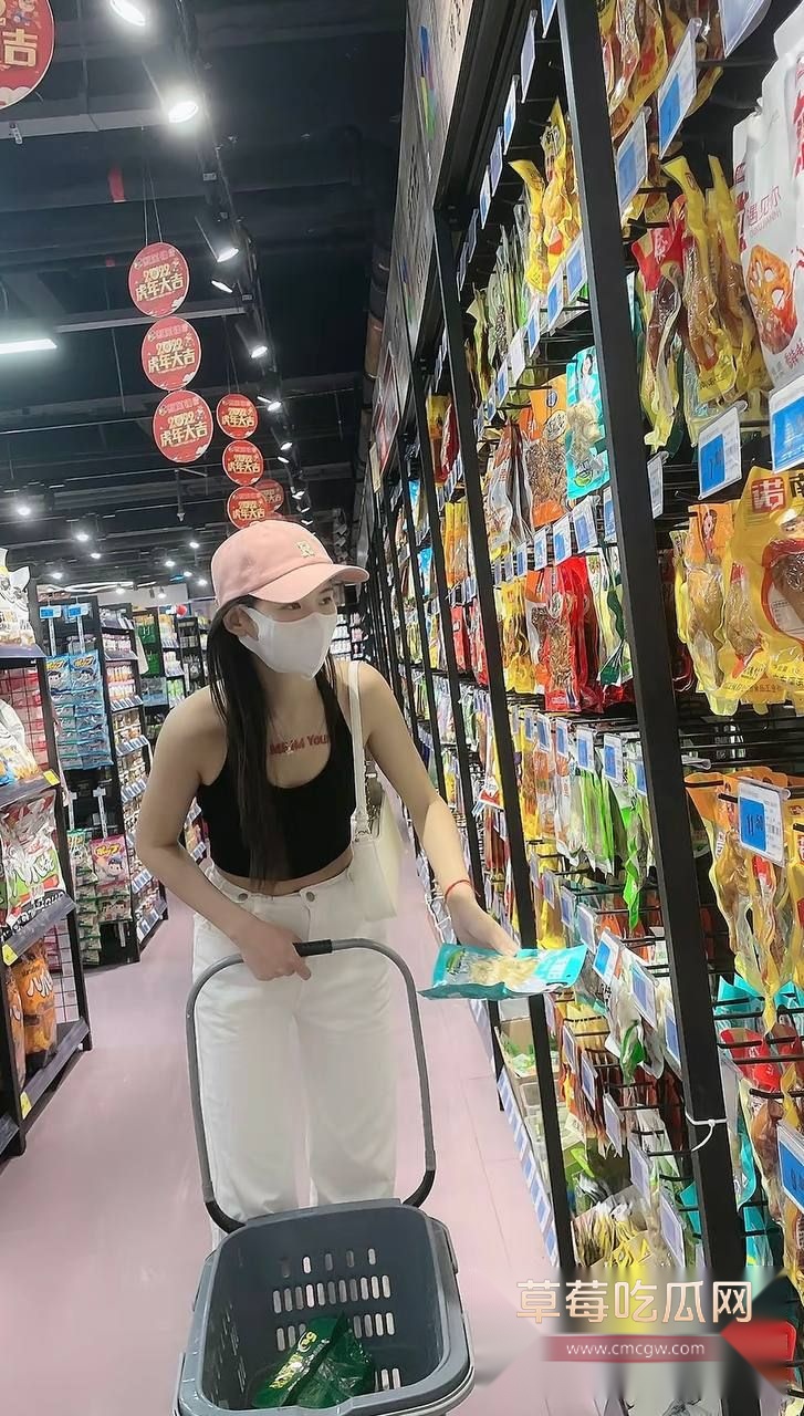 江西少妇李春兰出轨暴露海豚纹身遭到实锤 和炮友酒店猛干高潮一整夜 与废物老公形成鲜明对比
