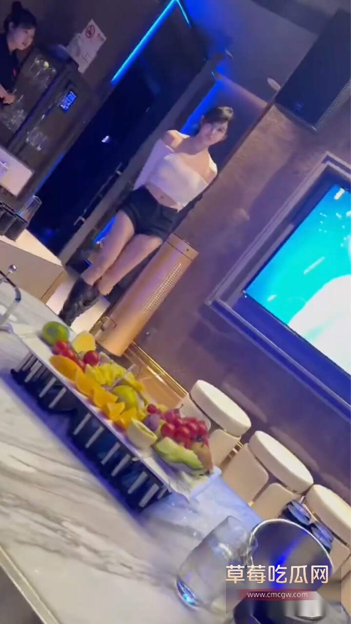 KTV里字头开头的陪酒妹4.jpg KTV里字头开头的陪酒妹4.jpg
