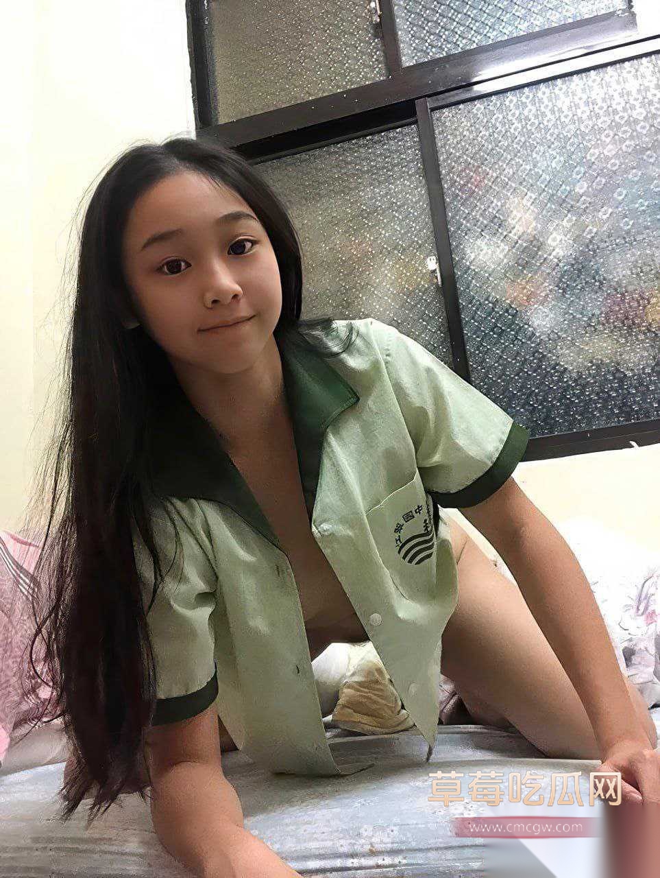 台湾高雄清纯高中生小妹 33 台湾高雄清纯高中生小妹 33