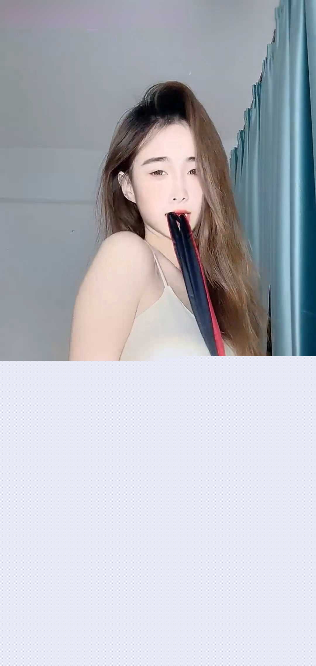 快手网红24万粉 高颜极品身材博主小染好困困 2 快手网红24万粉 高颜极品身材博主小染好困困 2