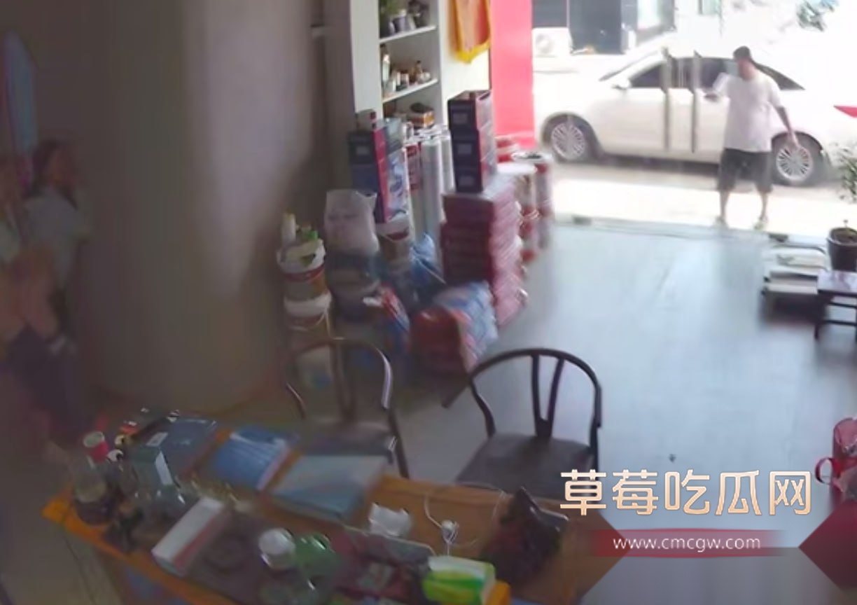 监控拍下激情偷情瞬间 2