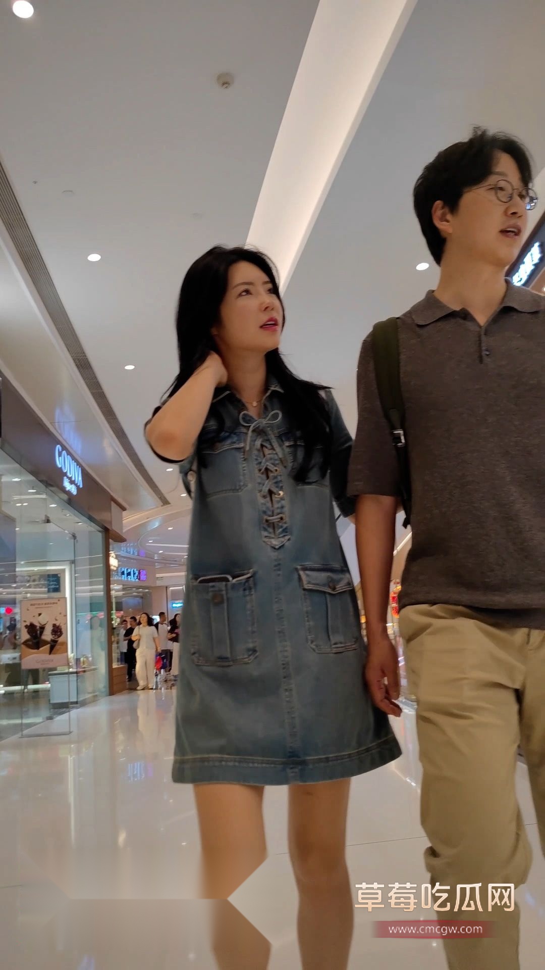 街头真实抄底网红脸美女3 街头真实抄底网红脸美女3