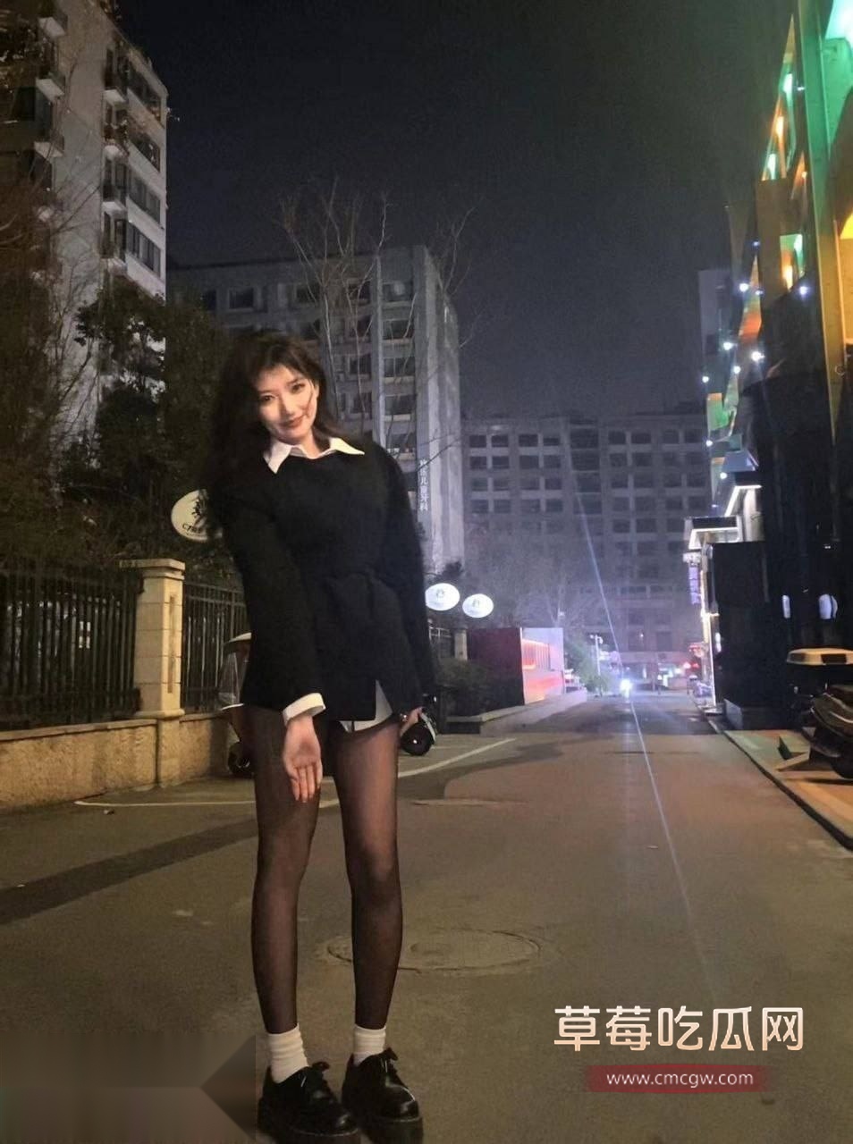 女大学生1.jpg 女大学生1.jpg