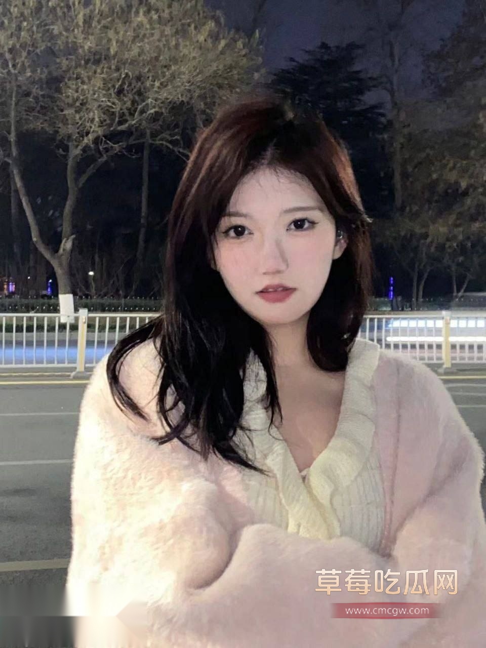 女大学生8.jpg 女大学生8.jpg