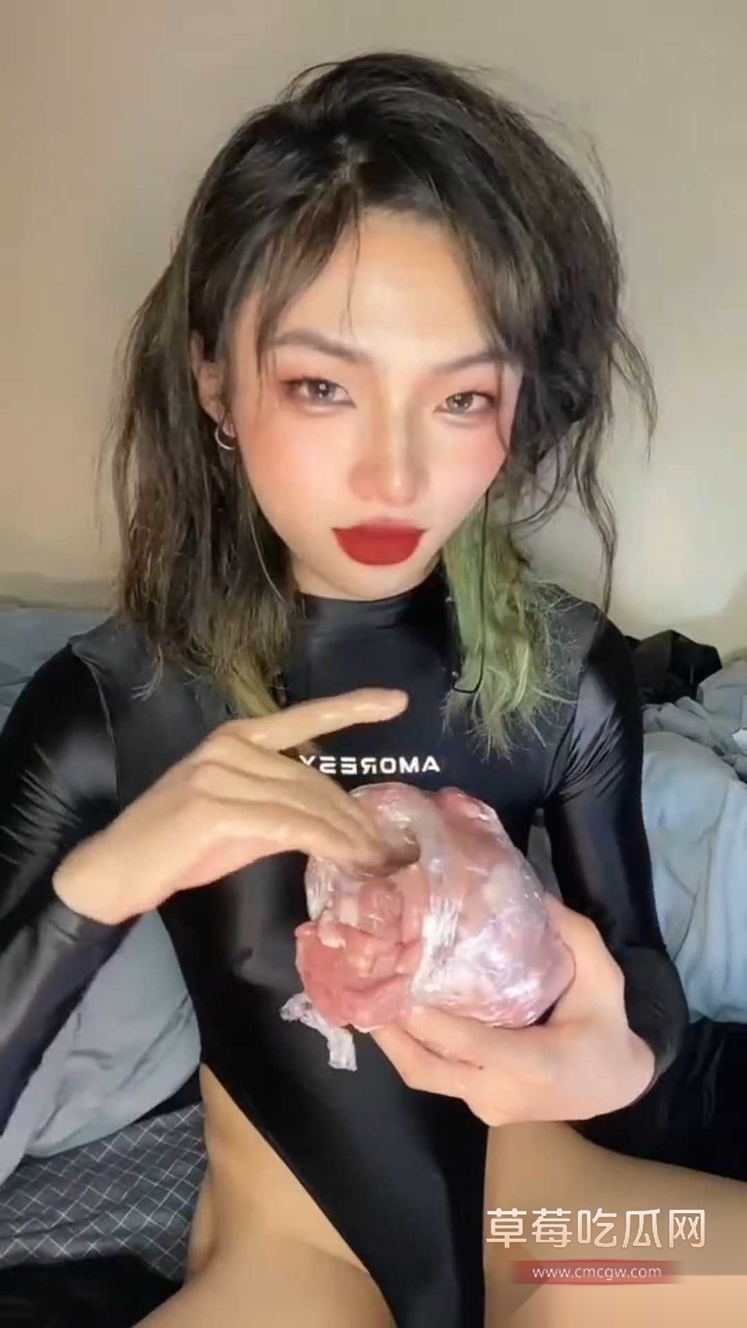 抽象男娘玩猪肉飞机杯 3 抽象男娘玩猪肉飞机杯 3