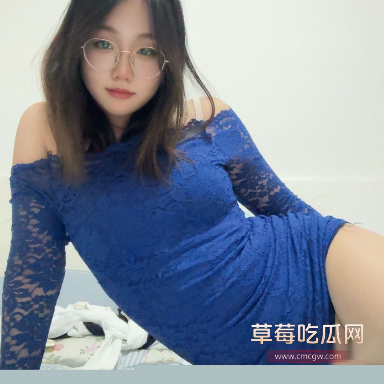 性感极品身材眼镜妹 13 性感极品身材眼镜妹 13