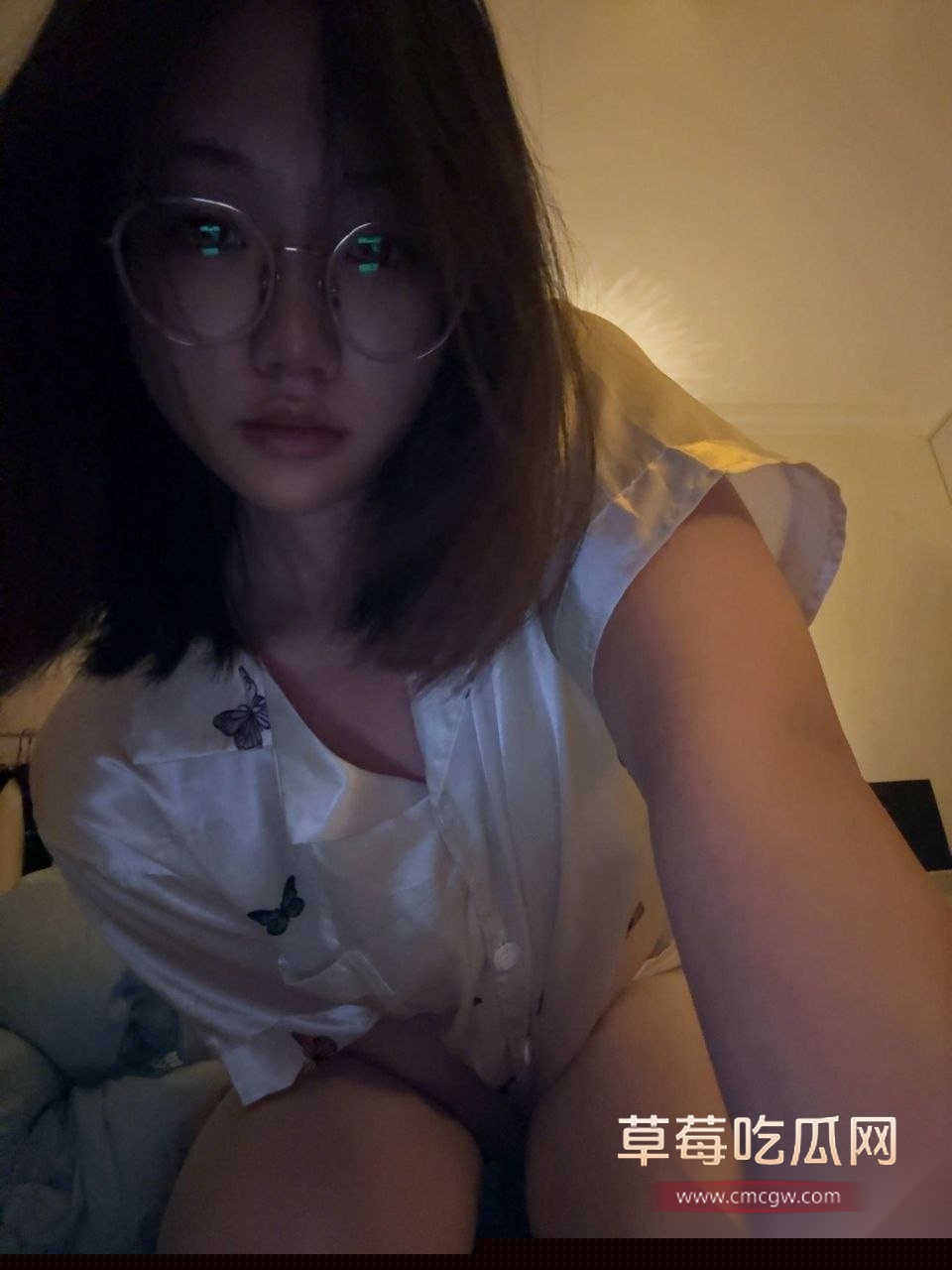 性感极品身材眼镜妹 25 性感极品身材眼镜妹 25