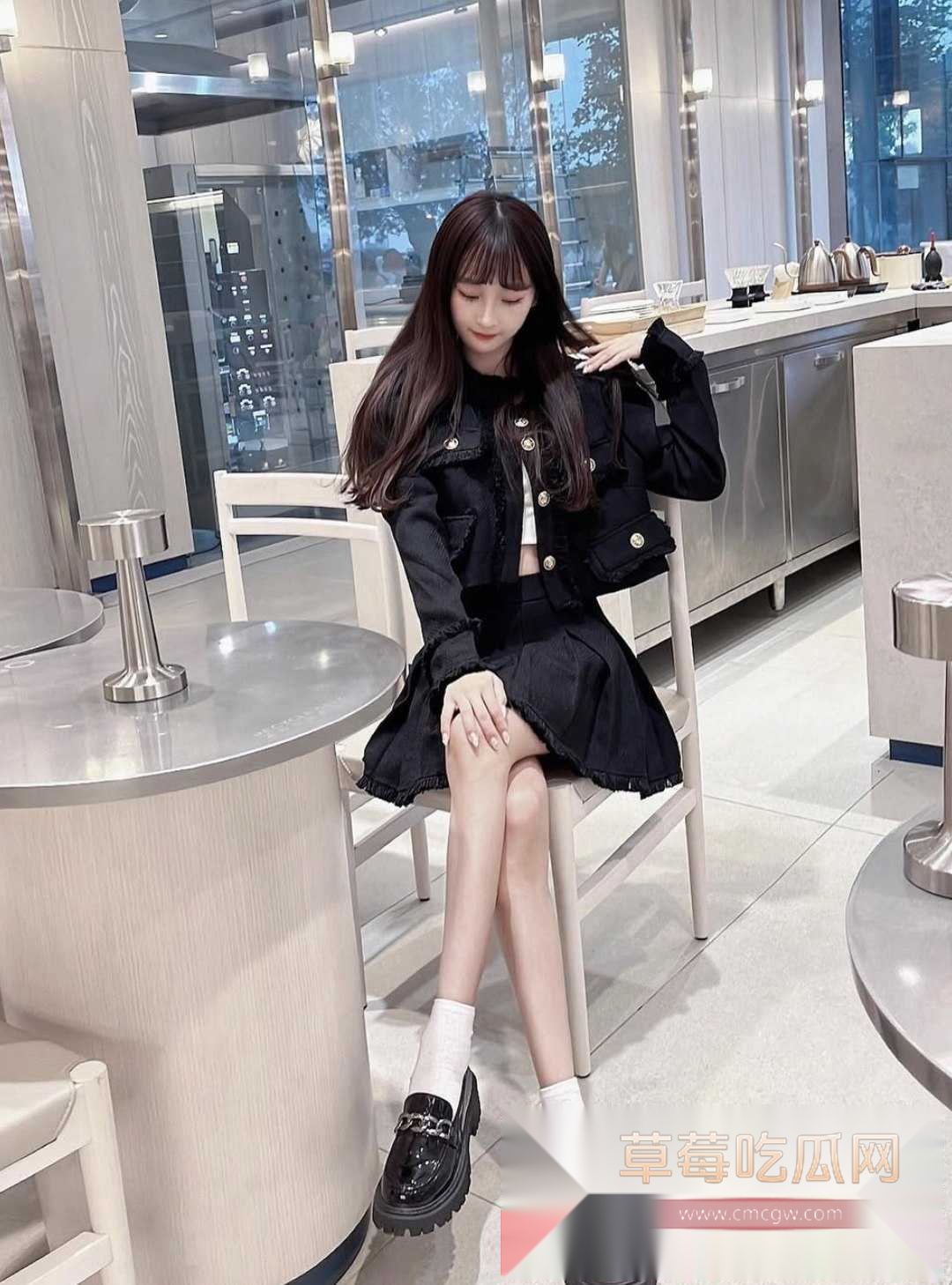 IG1.3万粉的高颜女主播十零 14