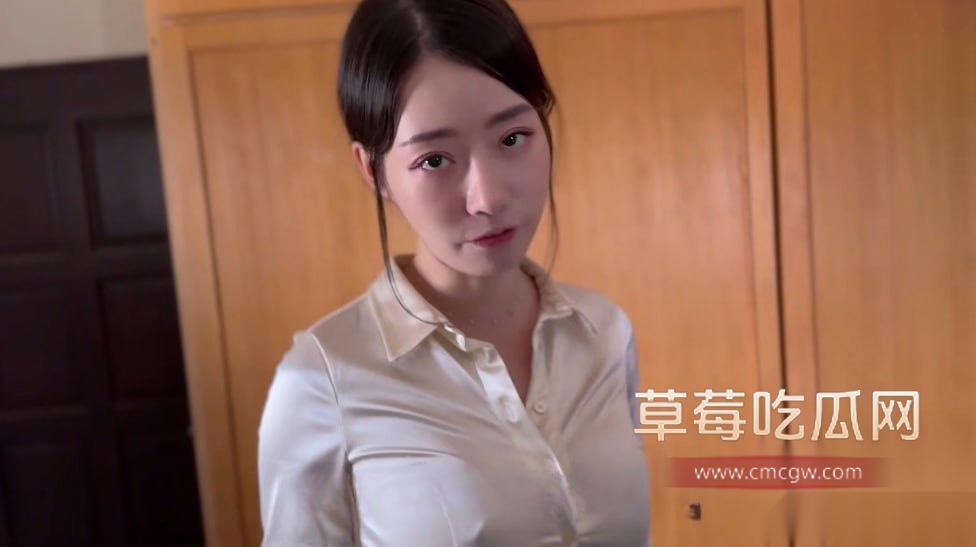 顶级反差职场女下属Ellie露脸 5 顶级反差职场女下属Ellie露脸 5