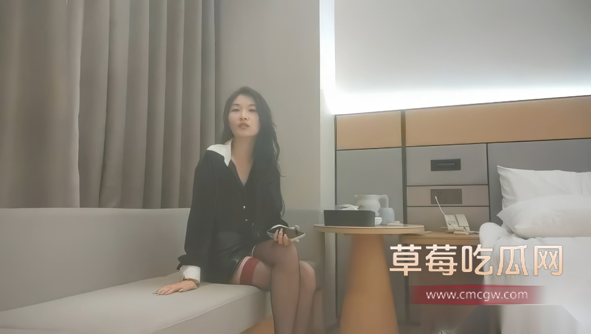 黑衣皮裤性感大美女 1 黑衣皮裤性感大美女 1