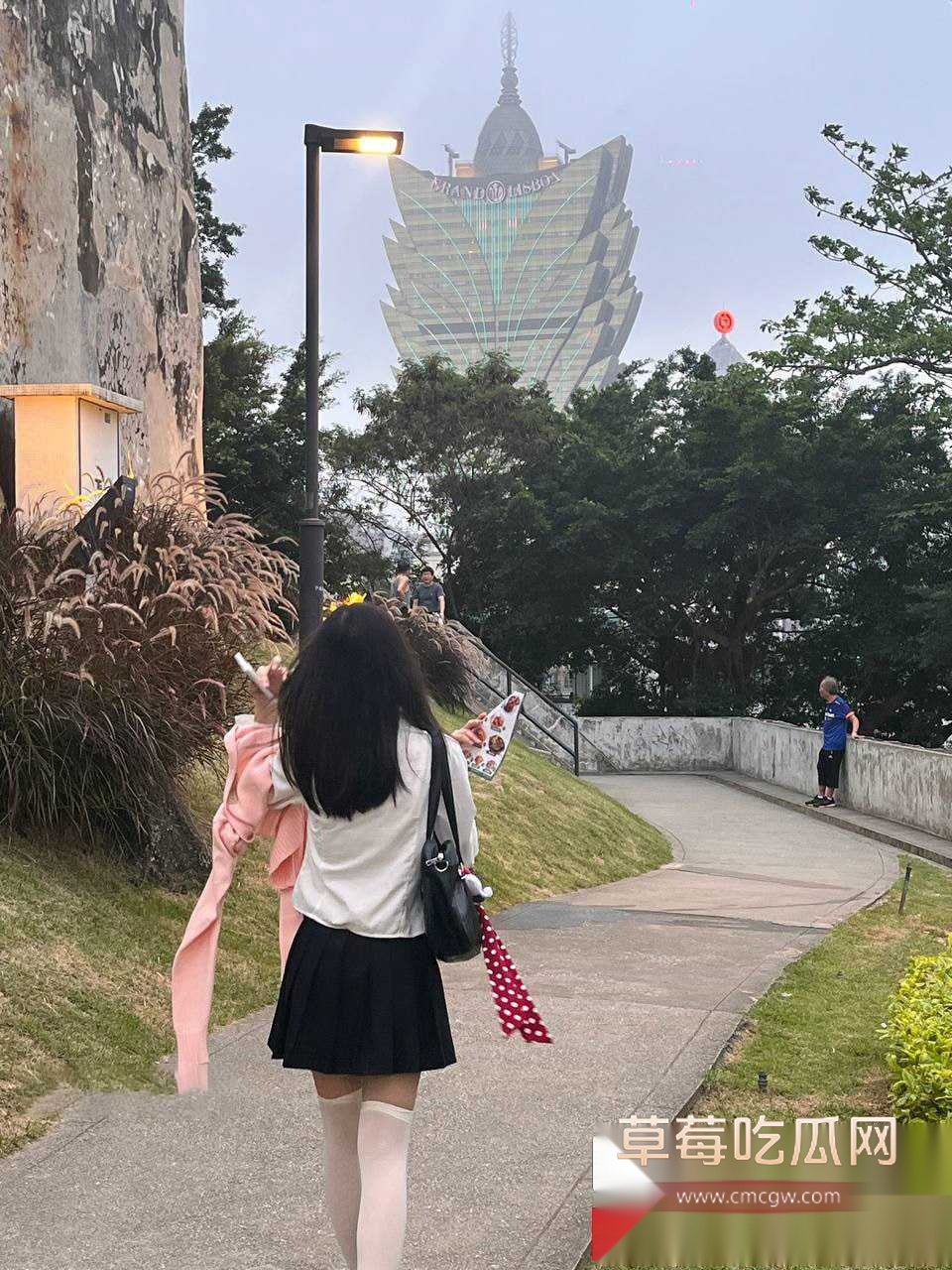 高中生模样的娇嫩学生妹 5 高中生模样的娇嫩学生妹 5