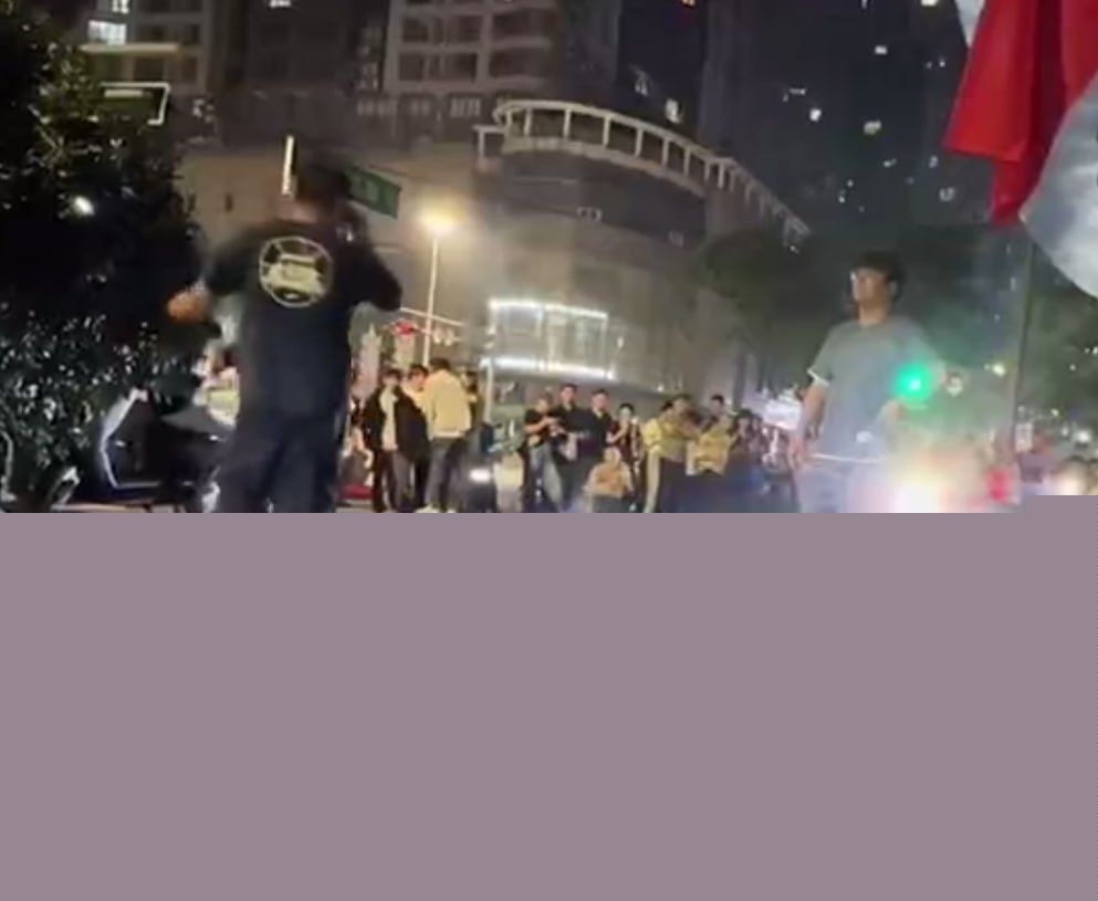 泰州纯爱男当街逮捕女友出轨6 泰州纯爱男当街逮捕女友出轨6