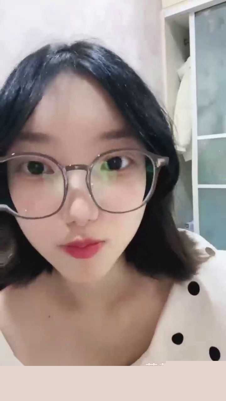 清纯眼镜妹安安宝贝1 清纯眼镜妹安安宝贝1