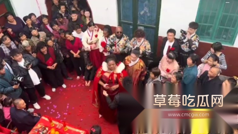 27岁山东小伙娶47岁黑人 5
