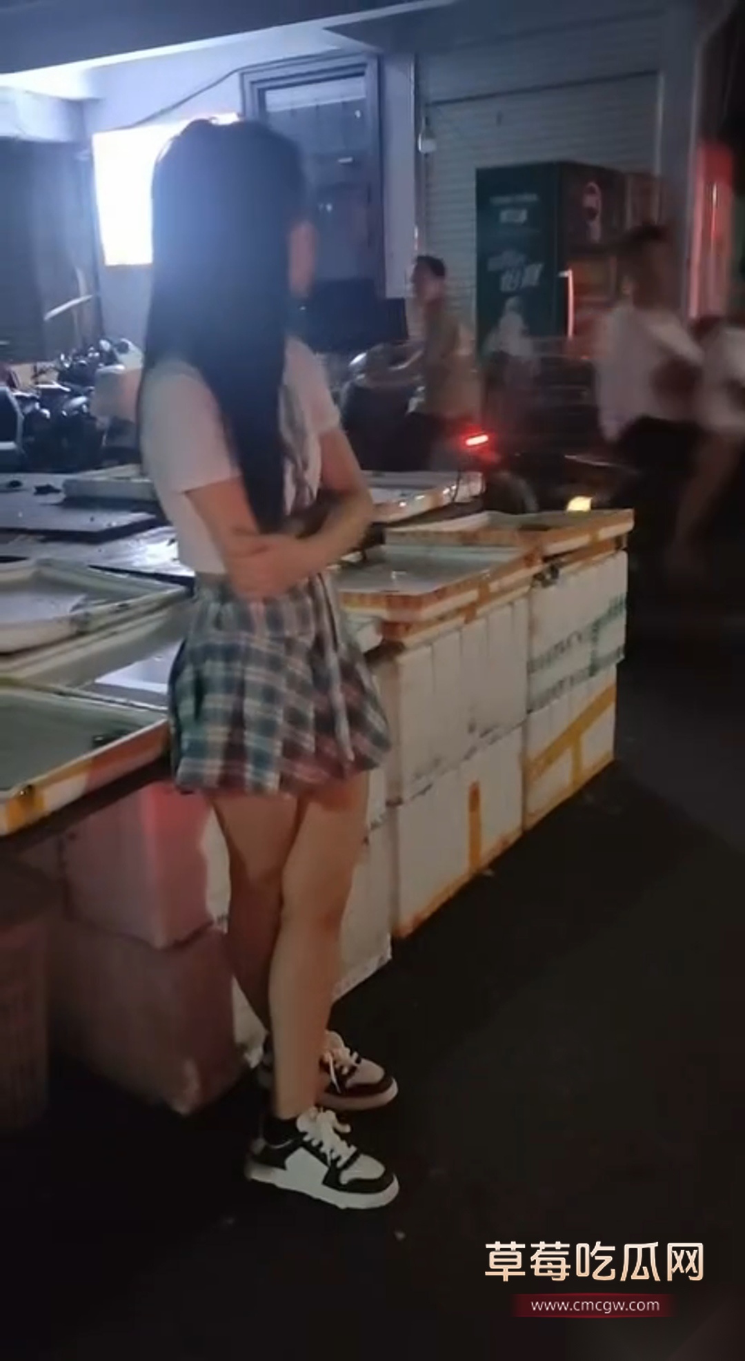 埌西菜市站街女被曝光 1 埌西菜市站街女被曝光 1
