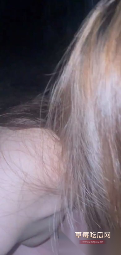 高颜值反差少女肥臀诱惑 8