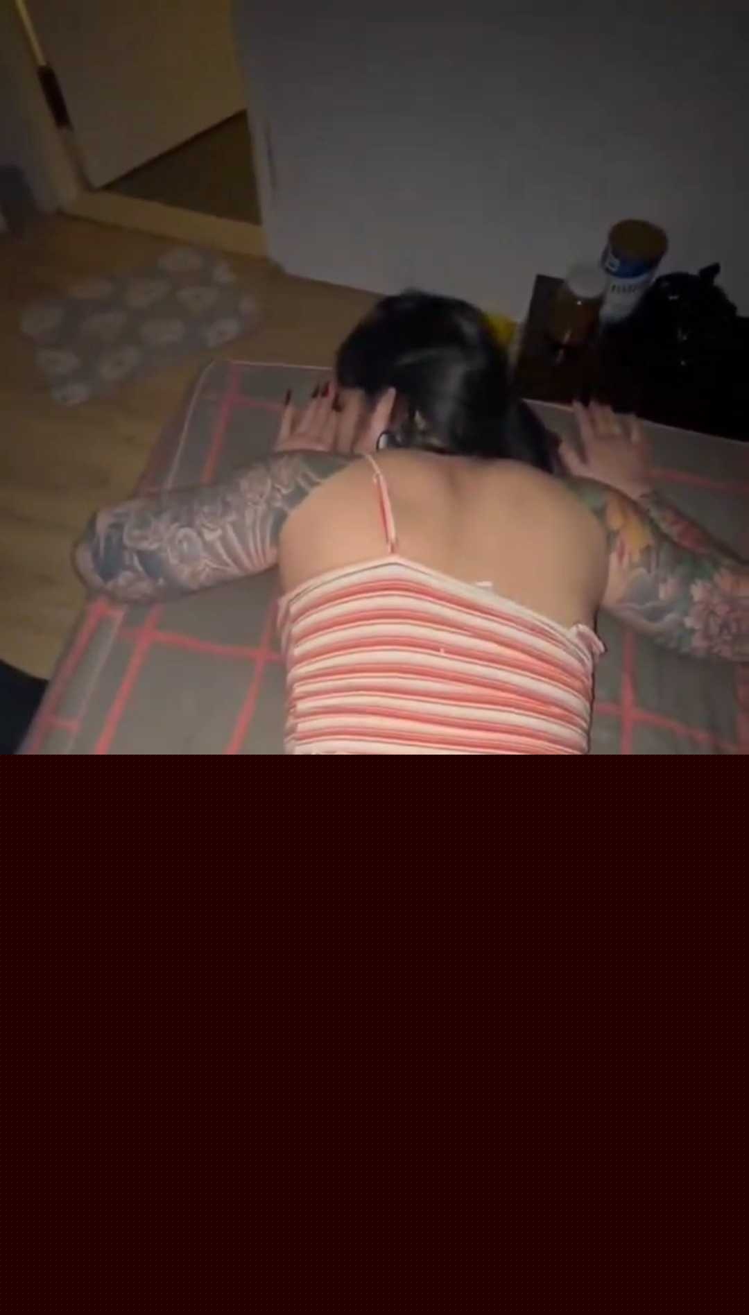 东南亚精神小妹配吸现场 飘飘欲仙的笑气加上淫乱的氛围 5