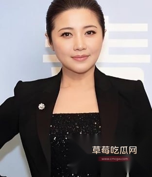 金鸡华表奖影后颜丙燕被小男导演爆料是女海王 自曝自己为了电影过审曾在床上被她调教榨精撒尿! 1 金鸡华表奖影后颜丙燕被小男导演爆料是女海王 自曝自己为了电影过审曾在床上被她调教榨精撒尿! 1