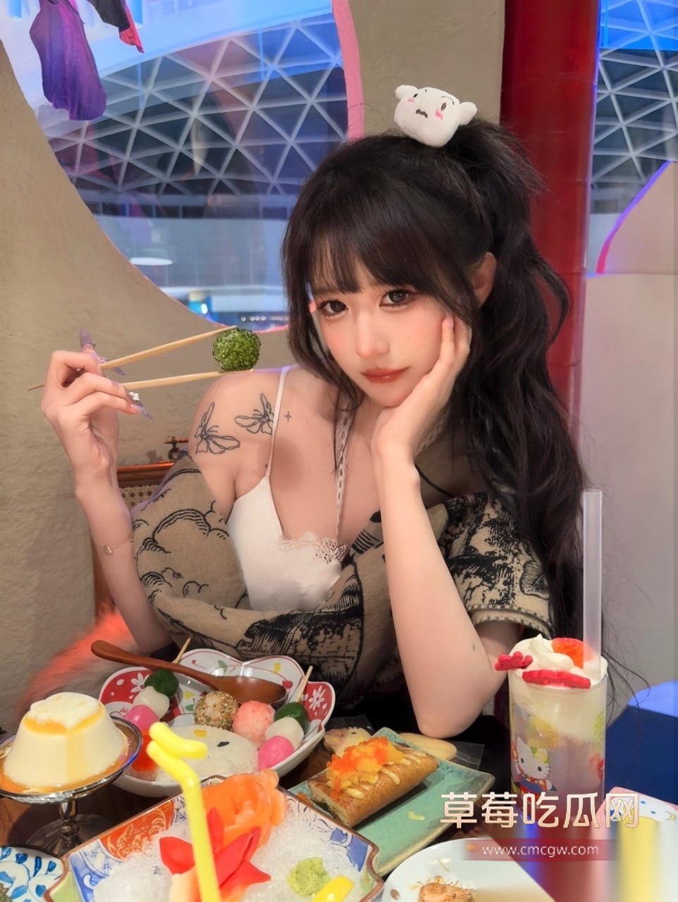 抖音反差擦边网红超蓝布罗莉 20