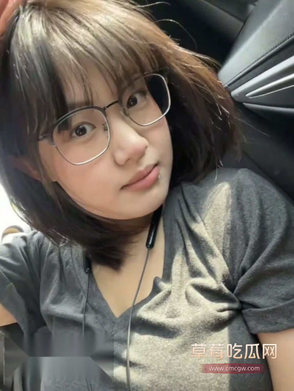 山西太原眼镜反差婊吴梦琪私下骚样被曝光2 山西太原眼镜反差婊吴梦琪私下骚样被曝光2