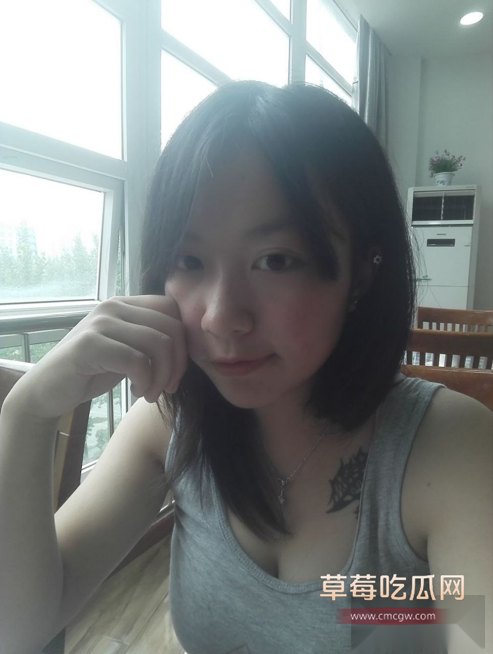 上海大奶纹身妹刘君沉迷在啪啪过程中抖动展示豪乳巨奶 日常私拍奶子照片给男人勾引他们上床! 5 上海大奶纹身妹刘君沉迷在啪啪过程中抖动展示豪乳巨奶 日常私拍奶子照片给男人勾引他们上床! 5