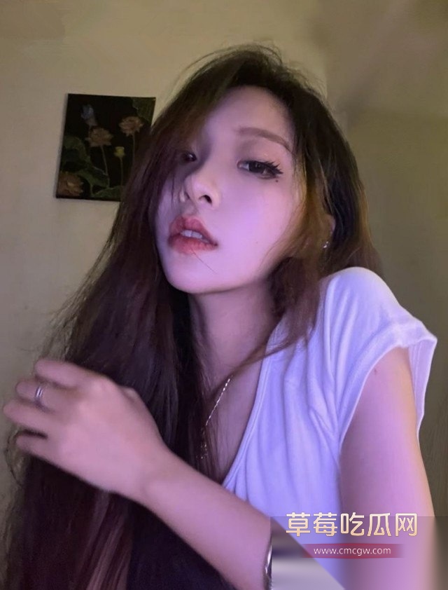 漂亮女友发骚记 长沙理工大学漂亮学妹张怡涵刚入校就被学长拿下 酒店与男友恩爱口交啪啪并拍视频留念！ 5