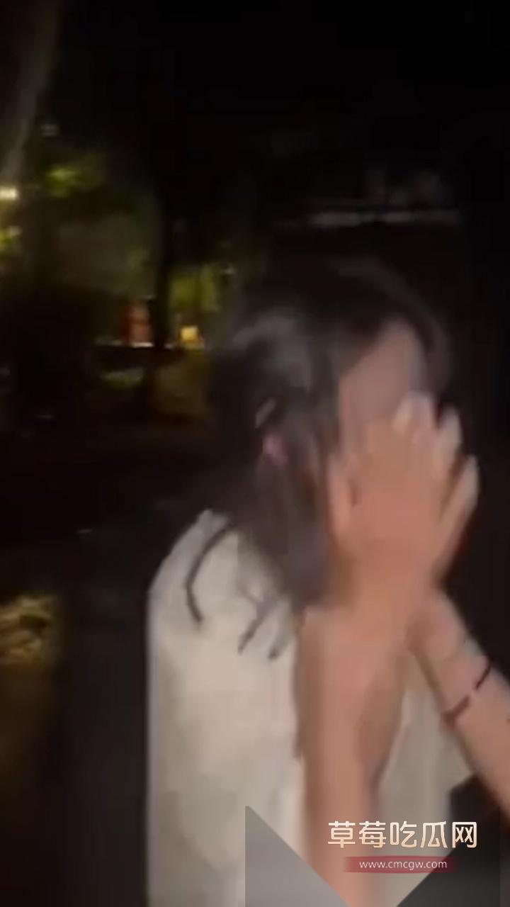 汕头潮南两英镇一学生妹被精神小妹脱衣霸凌狂扇巴掌后 想不开跳河 死都不怕却不敢反击 太可悲! 7 汕头潮南两英镇一学生妹被精神小妹脱衣霸凌狂扇巴掌后 想不开跳河 死都不怕却不敢反击 太可悲! 7