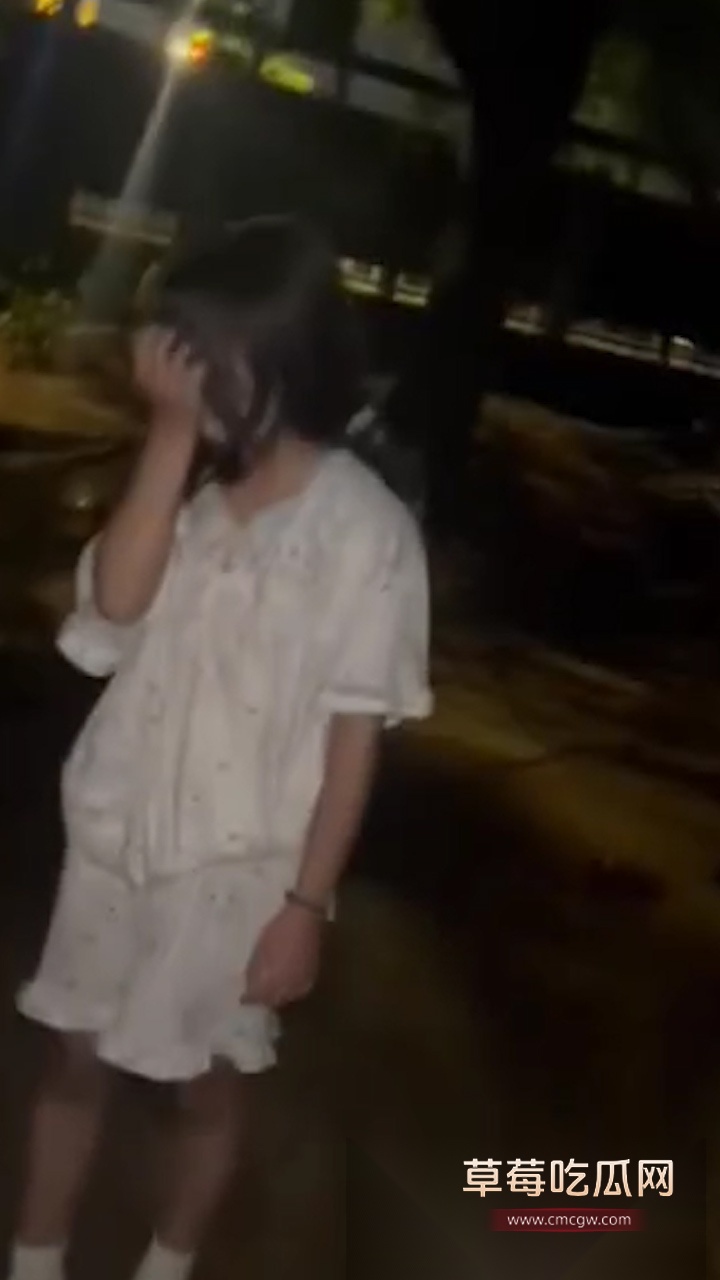 汕头潮南两英镇一学生妹被精神小妹脱衣霸凌狂扇巴掌后 想不开跳河 死都不怕却不敢反击 太可悲! 8 汕头潮南两英镇一学生妹被精神小妹脱衣霸凌狂扇巴掌后 想不开跳河 死都不怕却不敢反击 太可悲! 8