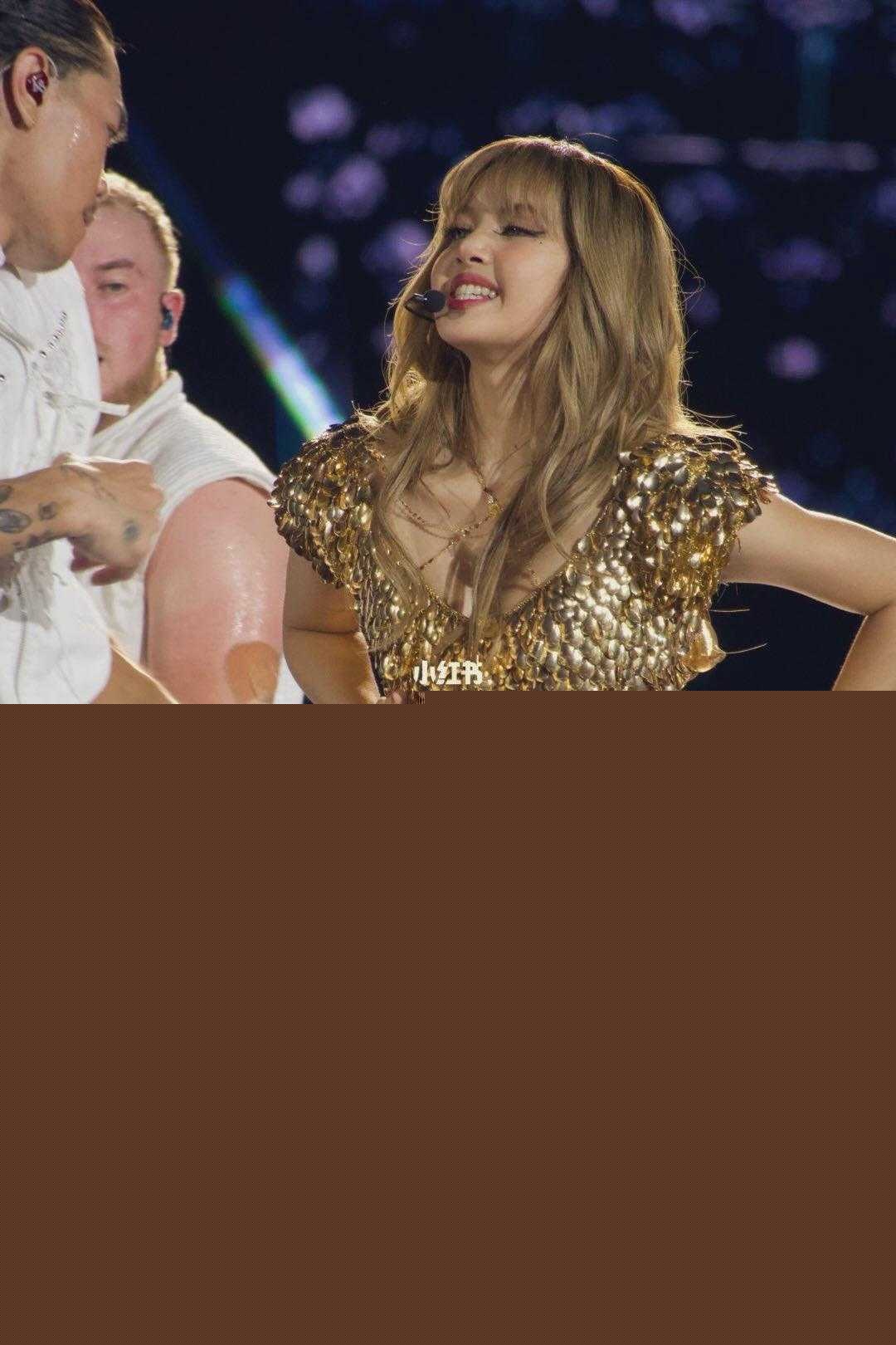 韩国顶流女团成员lisa被曝在台湾高雄演唱会上穿尺度超大露逼超短裙热舞 会后被神豪包下酒店做爱! 1 韩国顶流女团成员lisa被曝在台湾高雄演唱会上穿尺度超大露逼超短裙热舞 会后被神豪包下酒店做爱! 1