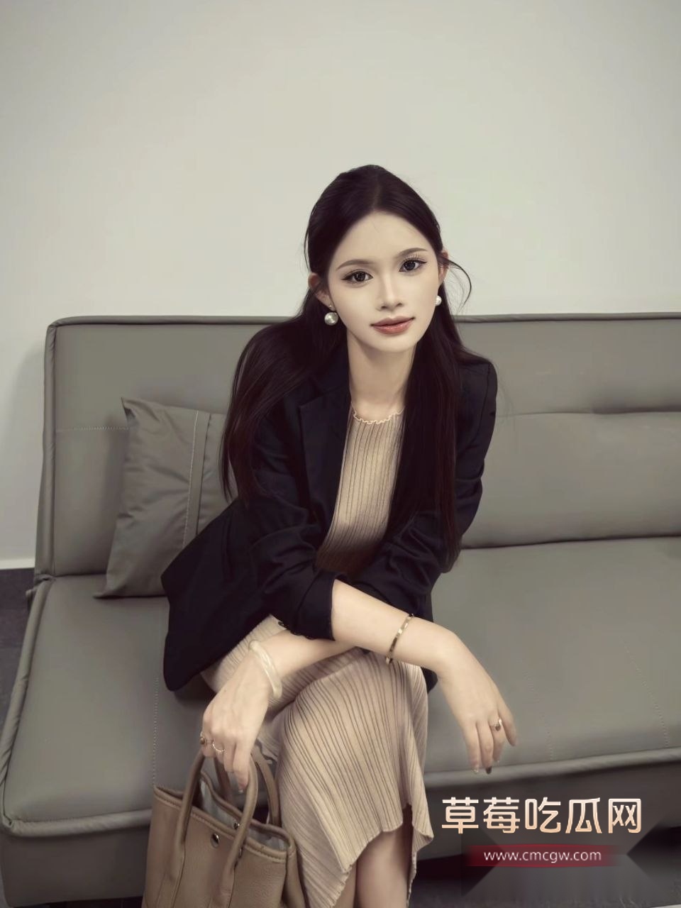 贵州人妻陈嘉怡在家和老公做爱 3 贵州人妻陈嘉怡在家和老公做爱 3