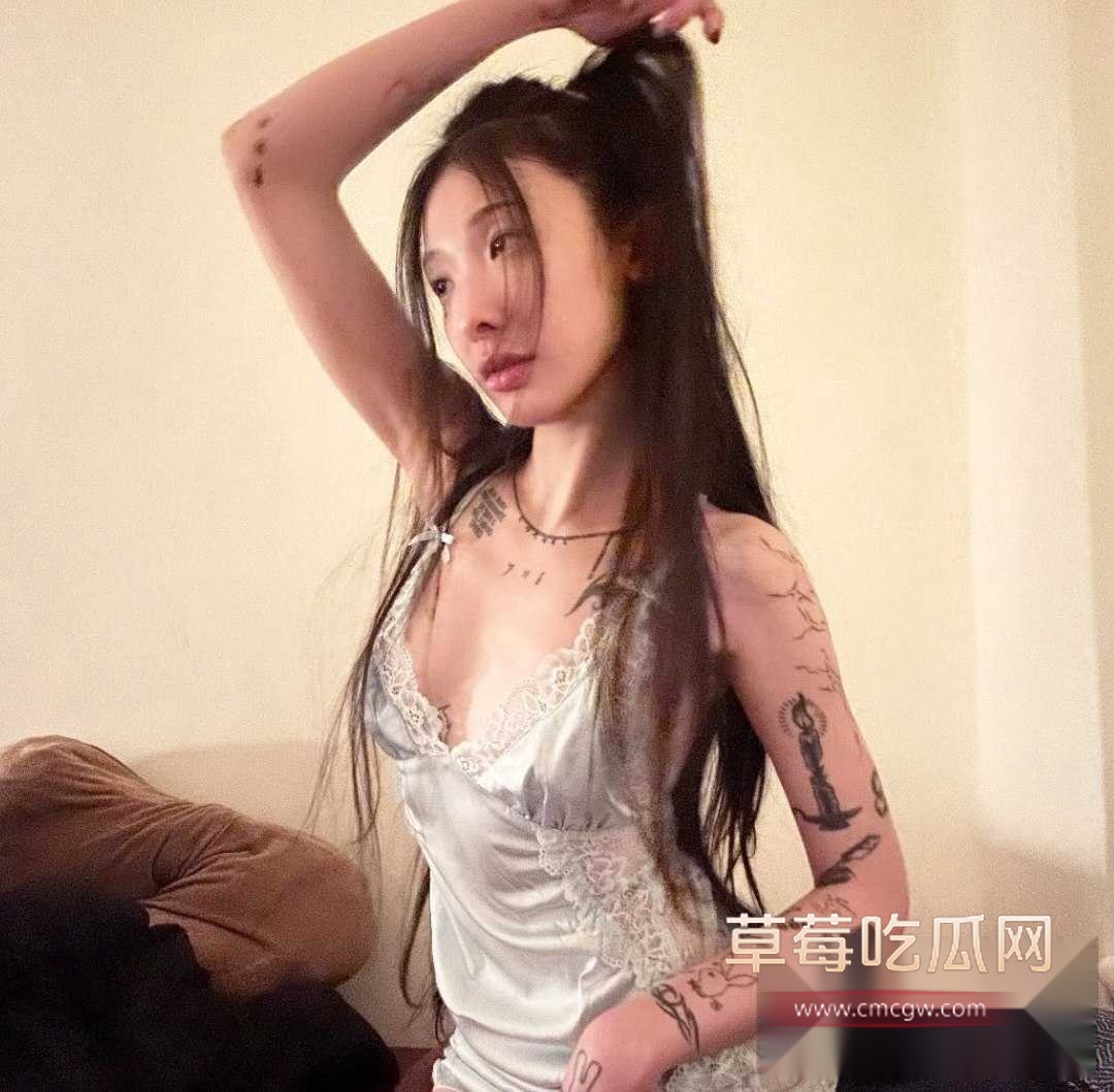 狂热纹身视频博主路奈自拍给男友的露脸裸照 7 狂热纹身视频博主路奈自拍给男友的露脸裸照 7