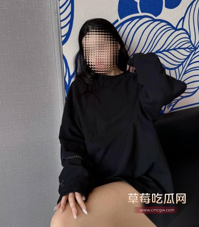 小伙需求旺盛却没有女友 为了泄欲与亲表姐床上激情打炮 表姐穿拉链开裆瑜伽裤开启狂暴榨汁模式 疯狂叫爸爸! 3 小伙需求旺盛却没有女友 为了泄欲与亲表姐床上激情打炮 表姐穿拉链开裆瑜伽裤开启狂暴榨汁模式 疯狂叫爸爸! 3