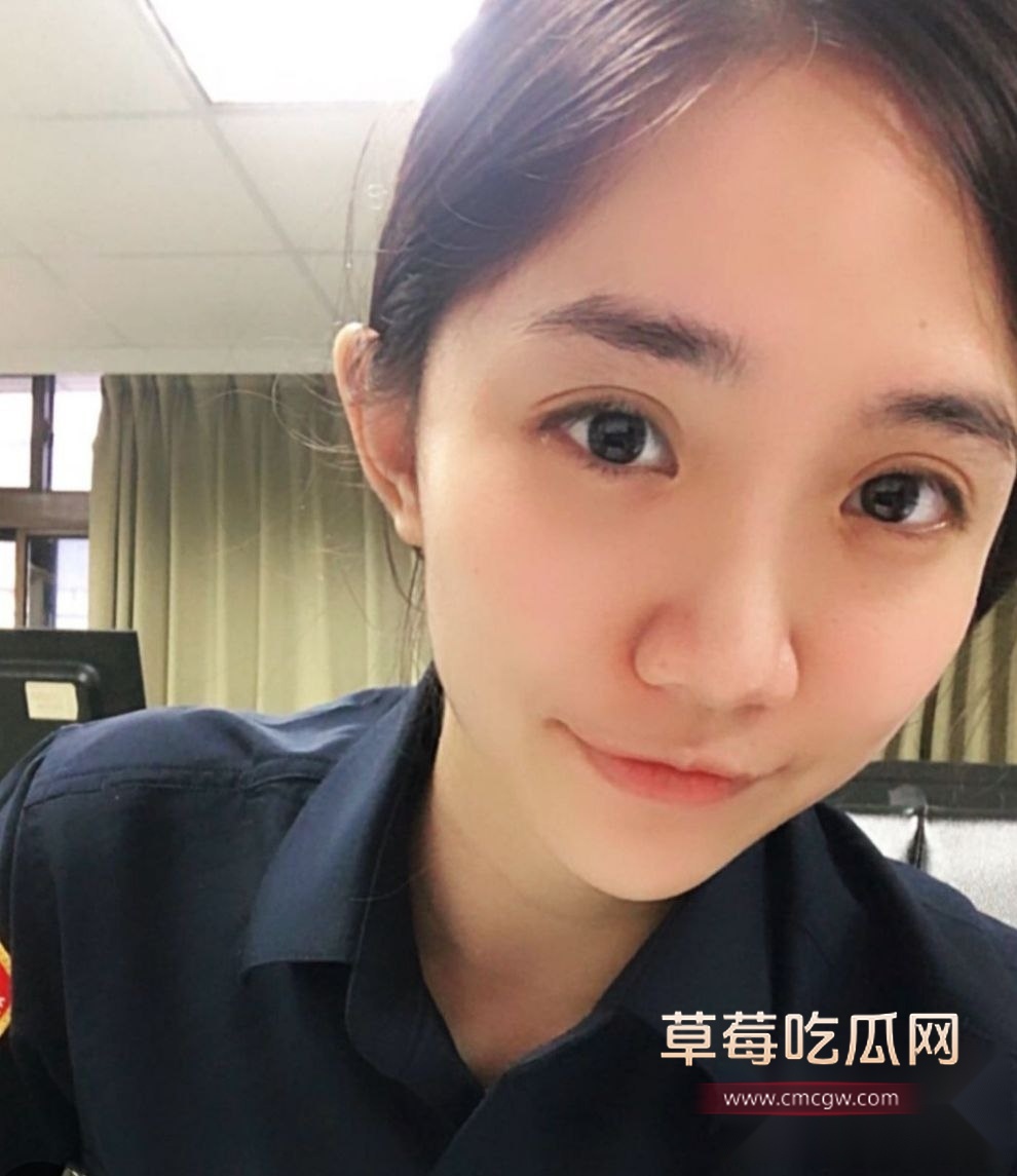 台湾蘆州热爱跳钢管舞的超辣女警 萧学逸 12 台湾蘆州热爱跳钢管舞的超辣女警 萧学逸 12